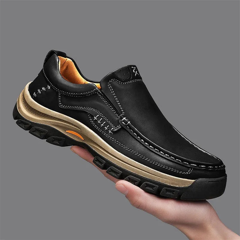 Men's black outdoor leather mountaineering shoes with thick rubber sole and round toe