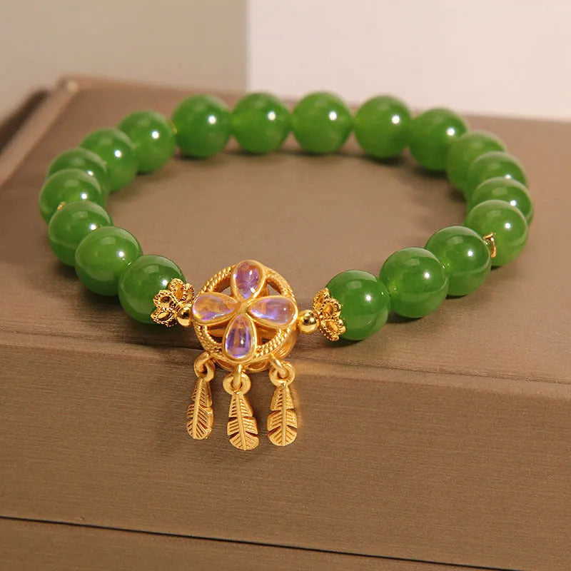 Women's green jasper crystal bracelet with four-leaf clover dream catcher pendant