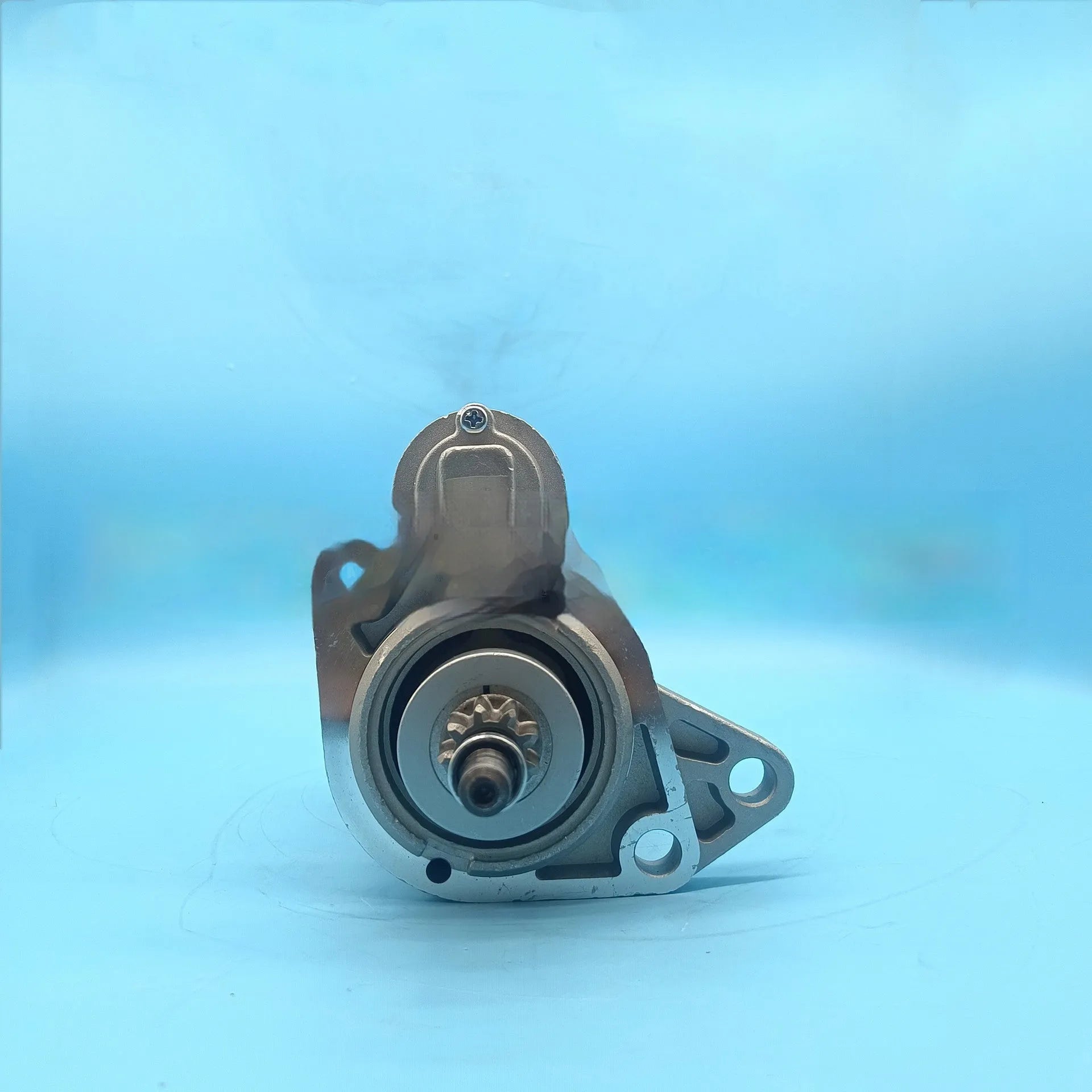 Audi Volkswagen 12V 1.1KW 9-tooth automotive starter motor in default colour finish