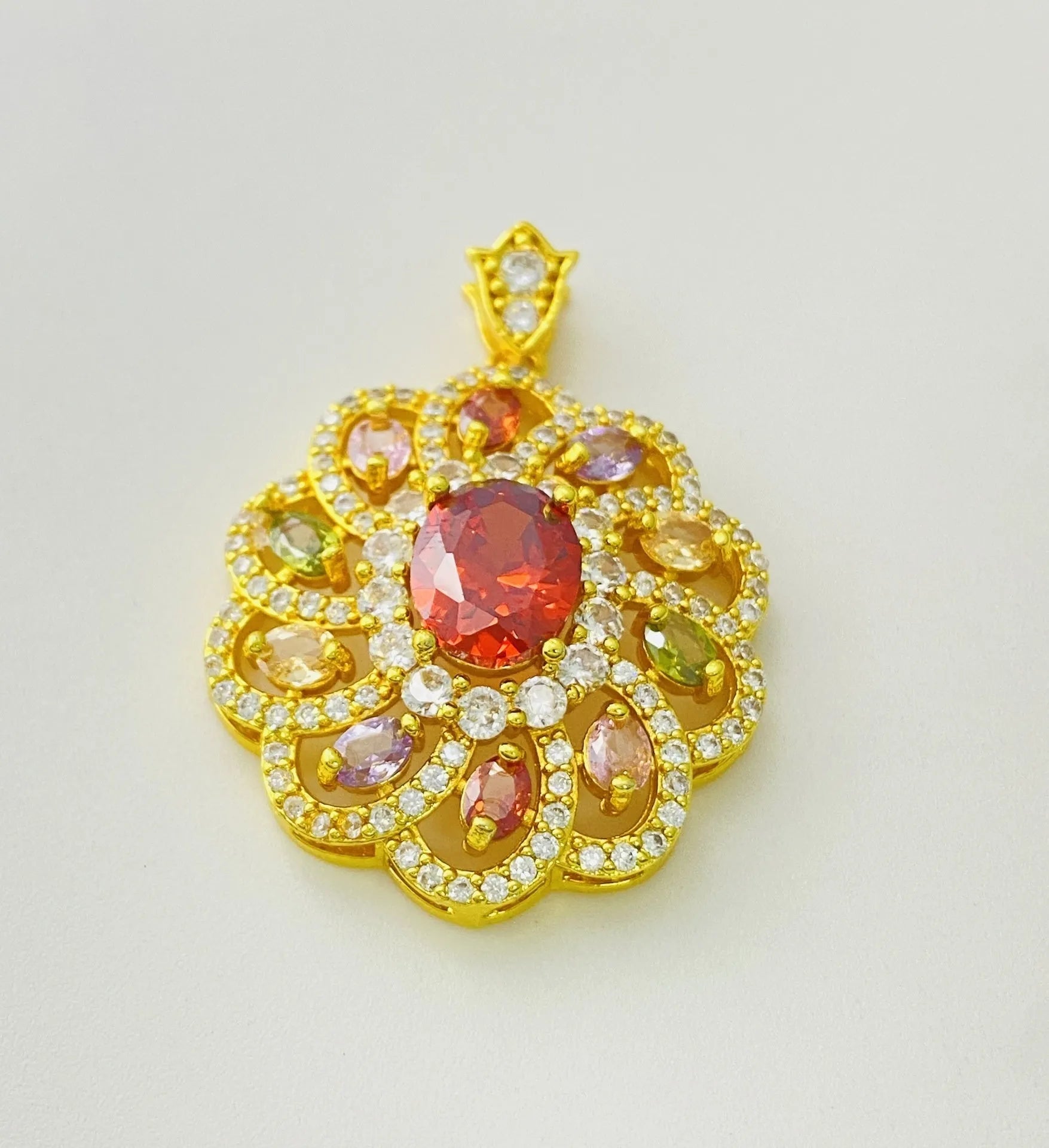Women's colourful zircon flower pendant necklace in gold, champagne gold or platinum colour with optional chain