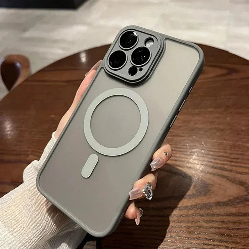 Frosted magnetic all-inclusive phone case for iPhone in black with shockproof and anti-fingerprint PC shell