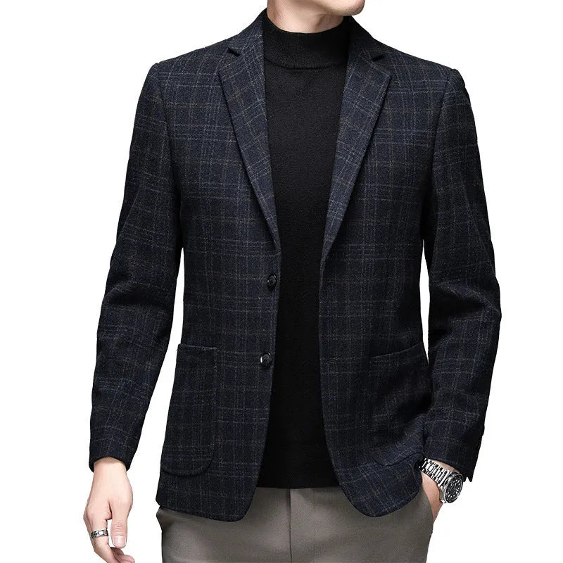 Man wearing a solid colour loose-fit casual winter jacket.