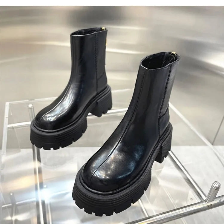 Children's chunky heel short boots in faux PU leather, black colour, round toe, back zipper, low tube design