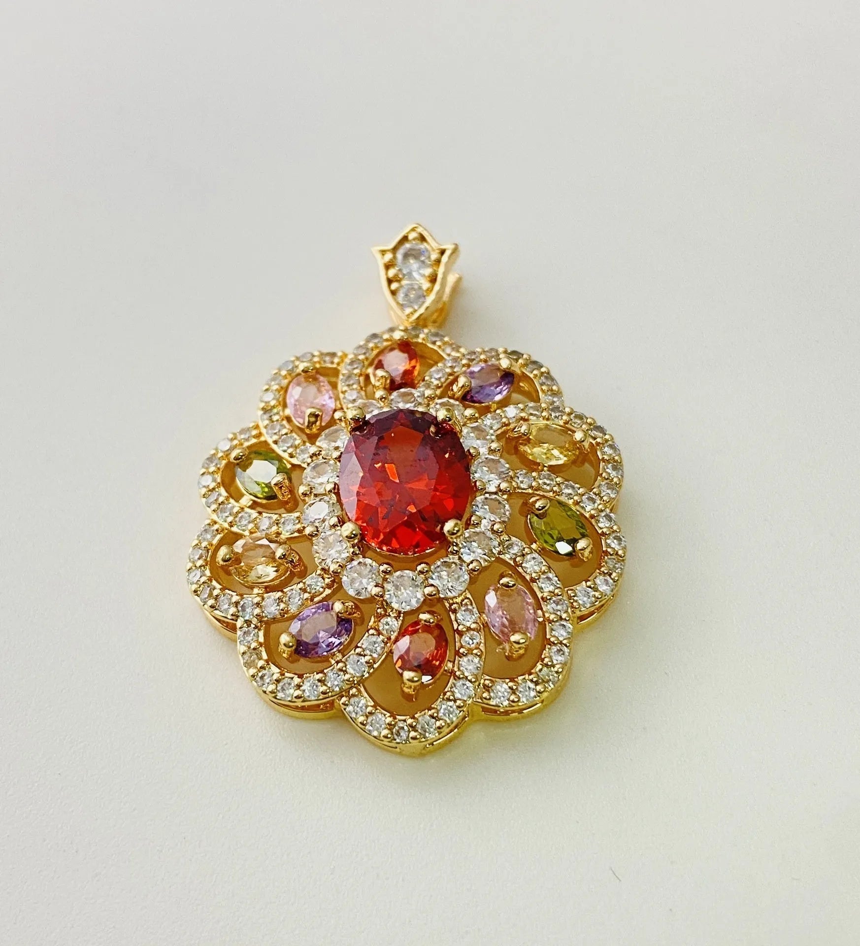 Women's colourful zircon flower pendant necklace in gold, champagne gold or platinum colour with optional chain