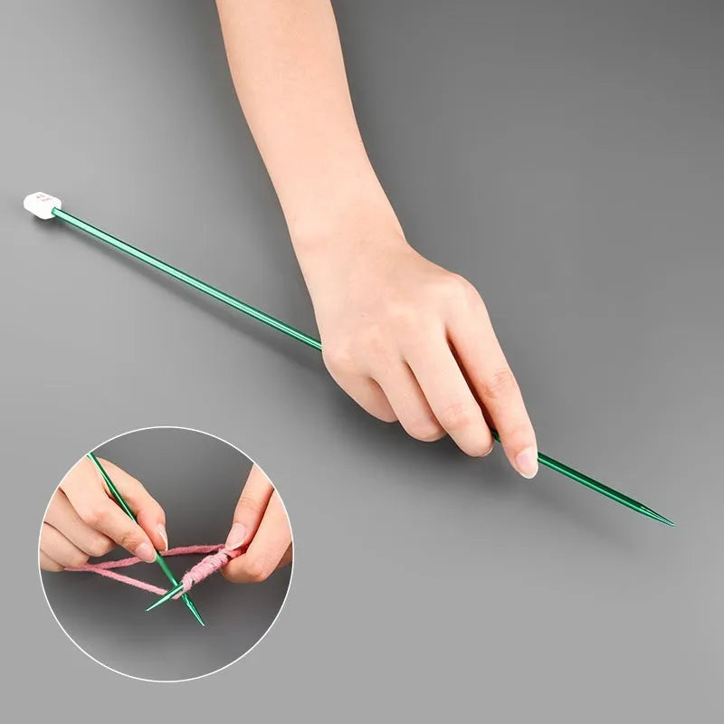 Set of aluminium crochet hooks with silicone grips showing various sizes from 2.0mm to 10.0mm.