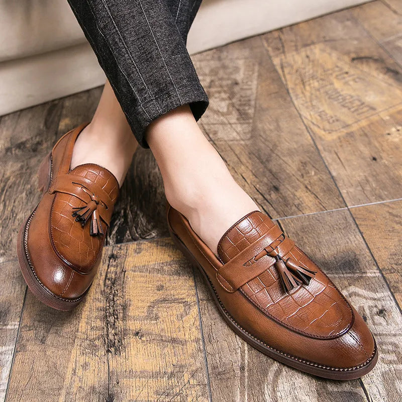 Men's spring leisure artificial PU leather shoes with sewing thread detail, low-top round toe, in black G576 and brown G576
