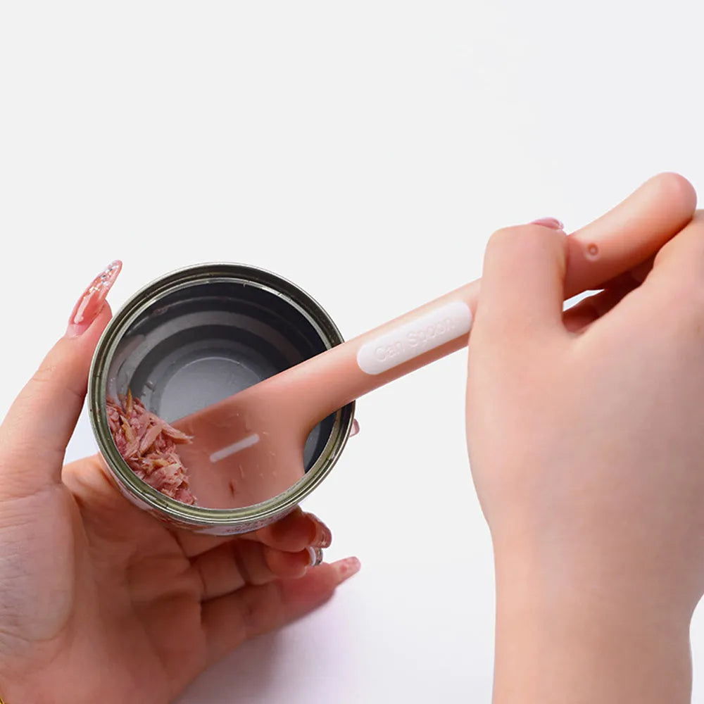 Green TPR pet feeding spoon with right-angle design for canned food