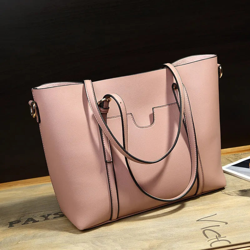 Retro messenger bag for women in PU leather with large A4 capacity and shoulder strap