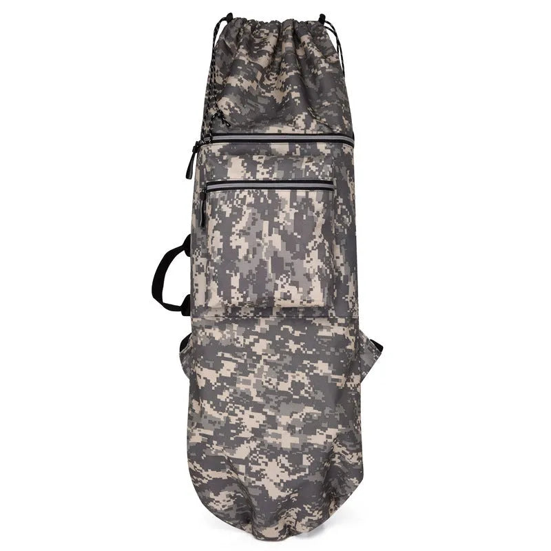 Waterproof nylon skateboard bag with 20-35 litre capacity for sports equipment in camouflage colours