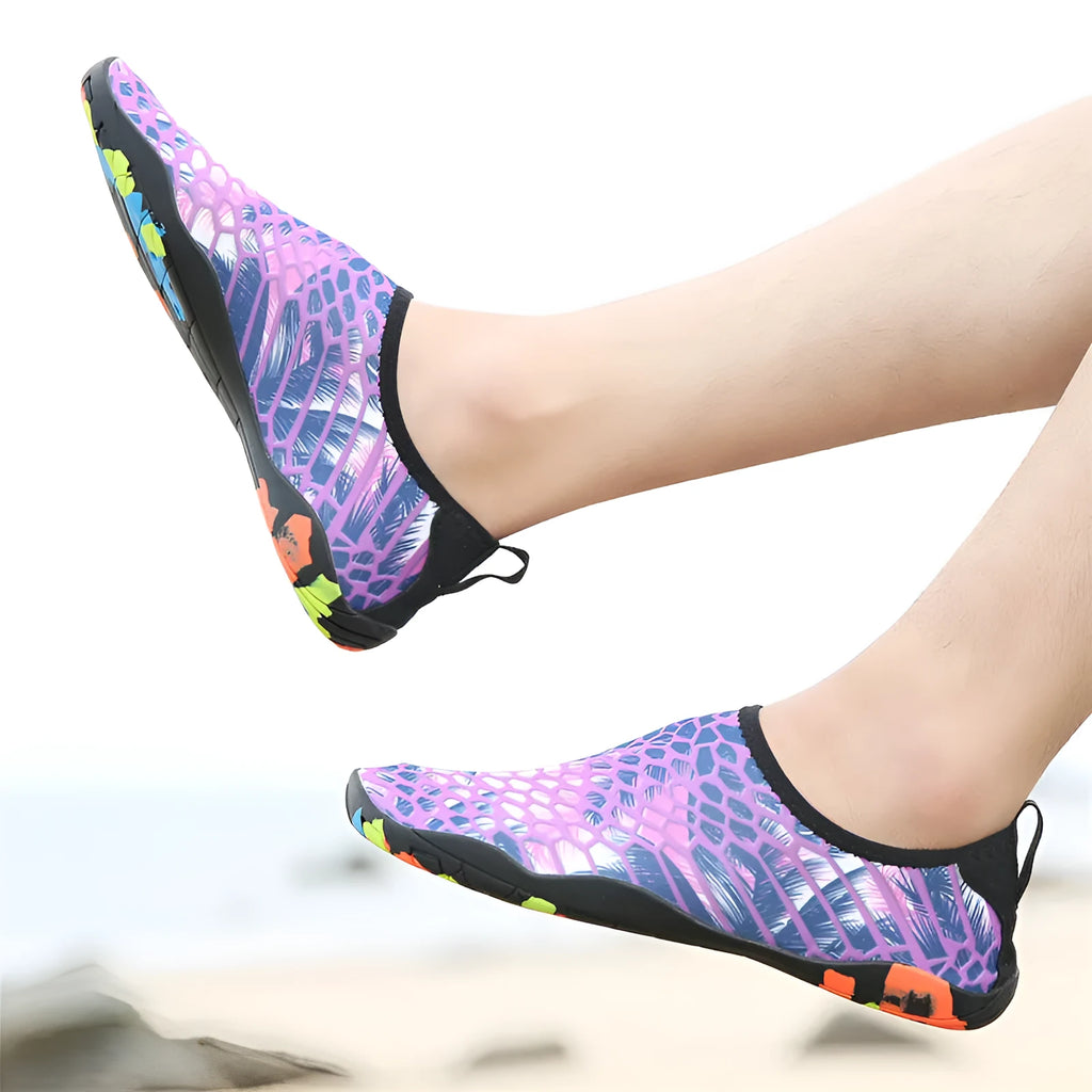 Beach wading shoes in camouflage colour with Lycra upper and EVA midsole for water activities.