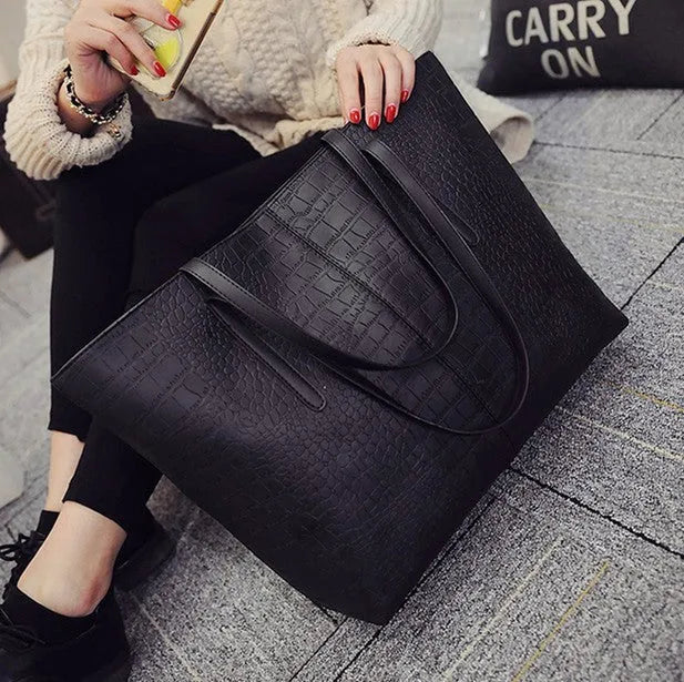 Simple fashion shoulder bag handbag in black or grey colour for spring and summer use