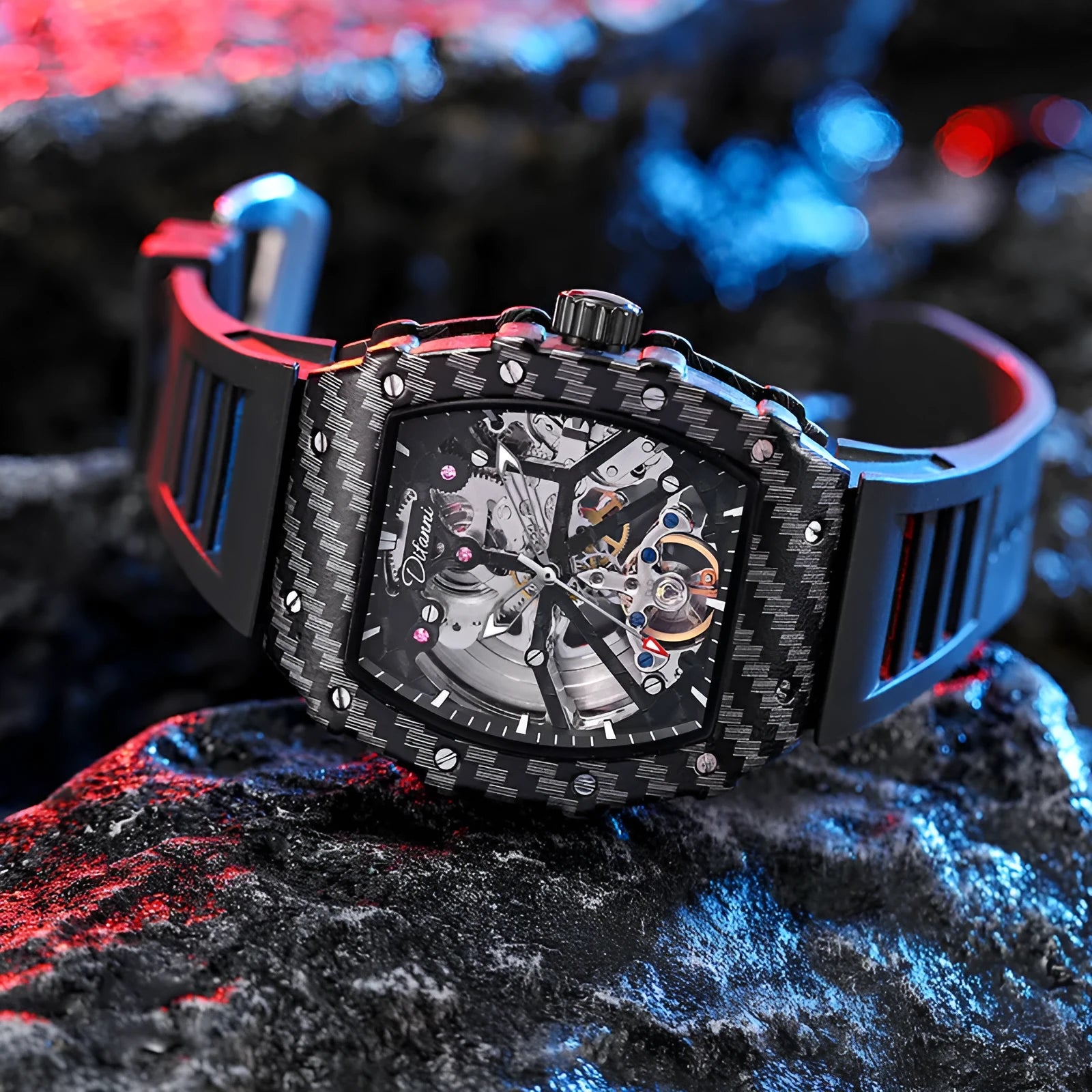 Mechanical waterproof men's watch with luminous hands, black face and rubber strap