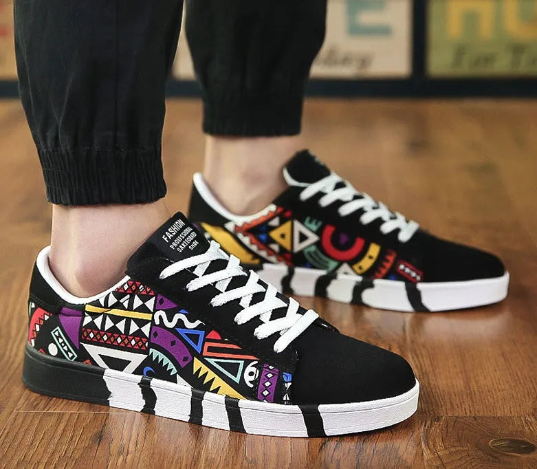 Canvas shoes for men and women, lace-up, rubber sole, available in black blue and colour, sizes 39 to 44