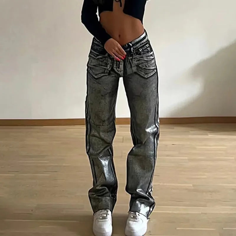 Washed blue straight leg jeans with high waist and contrast colour street style details