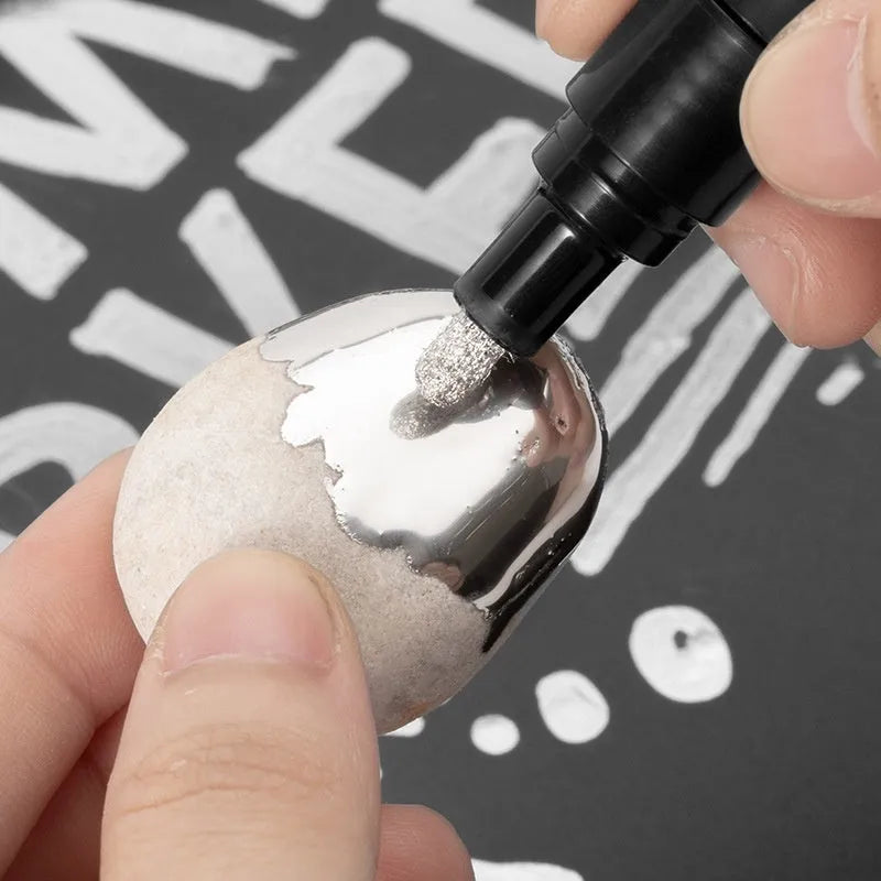 Waterproof mirror marker pen with plastic shell in 1mm and 2mm tip sizes for glass writing