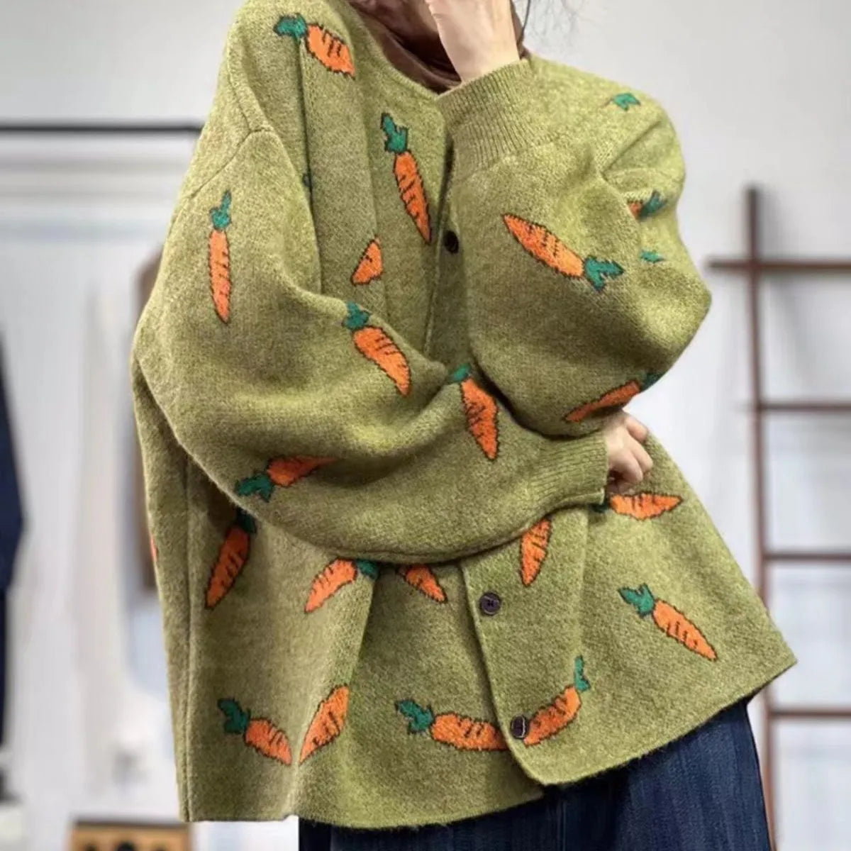 Round neck loose cardigan with Mori artistic printing in colour contrast design
