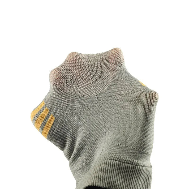 A pair of polyester sports knee pads for aerobics and basketball in one of five colour options.