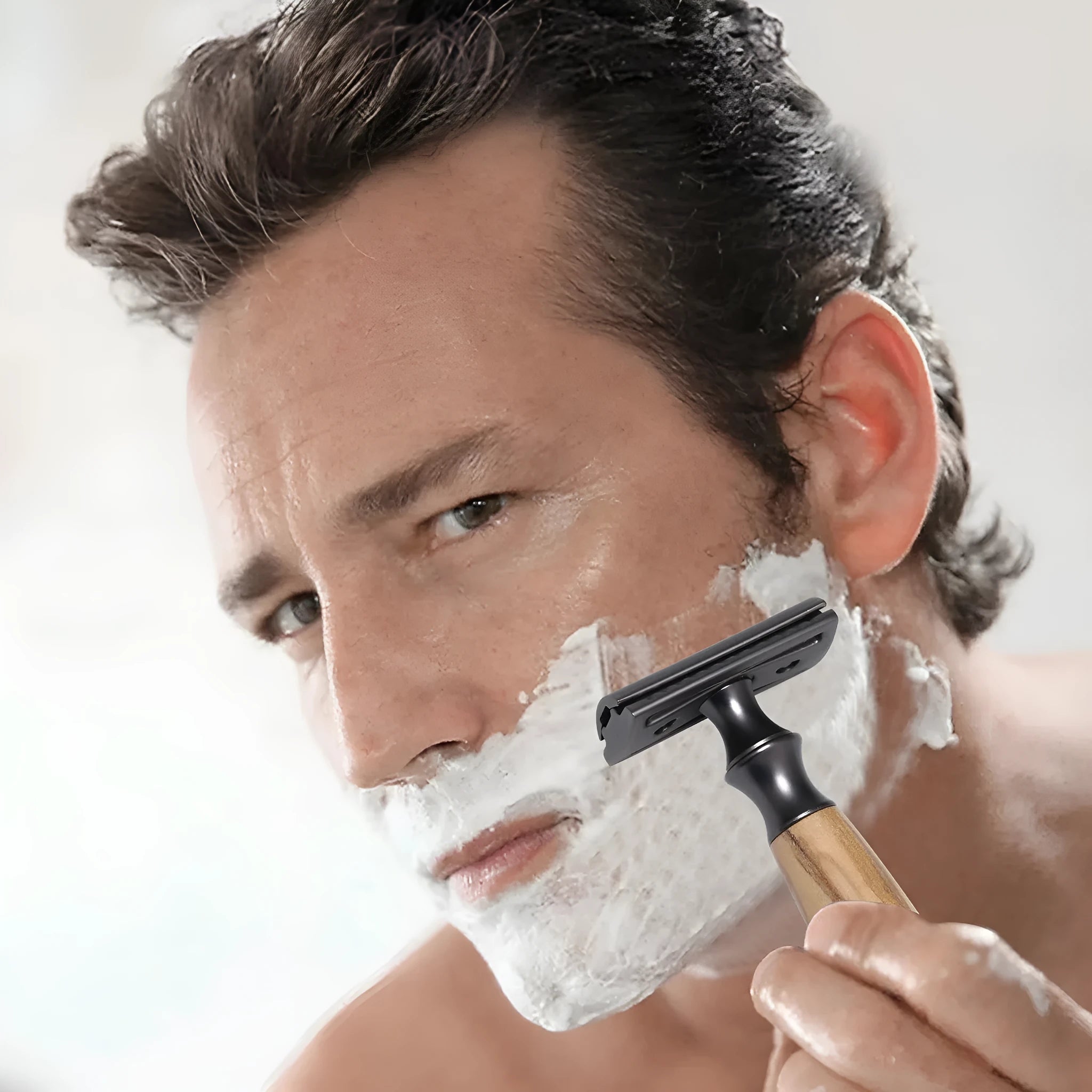 Men's copper manual shaving razor with olive wood handle and aluminium alloy construction