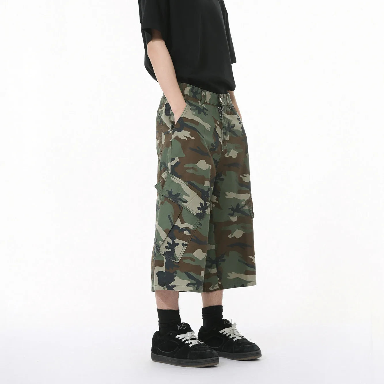 Men's cotton camouflage trousers with wide leg loose fit, cropped length, and American side stitching
