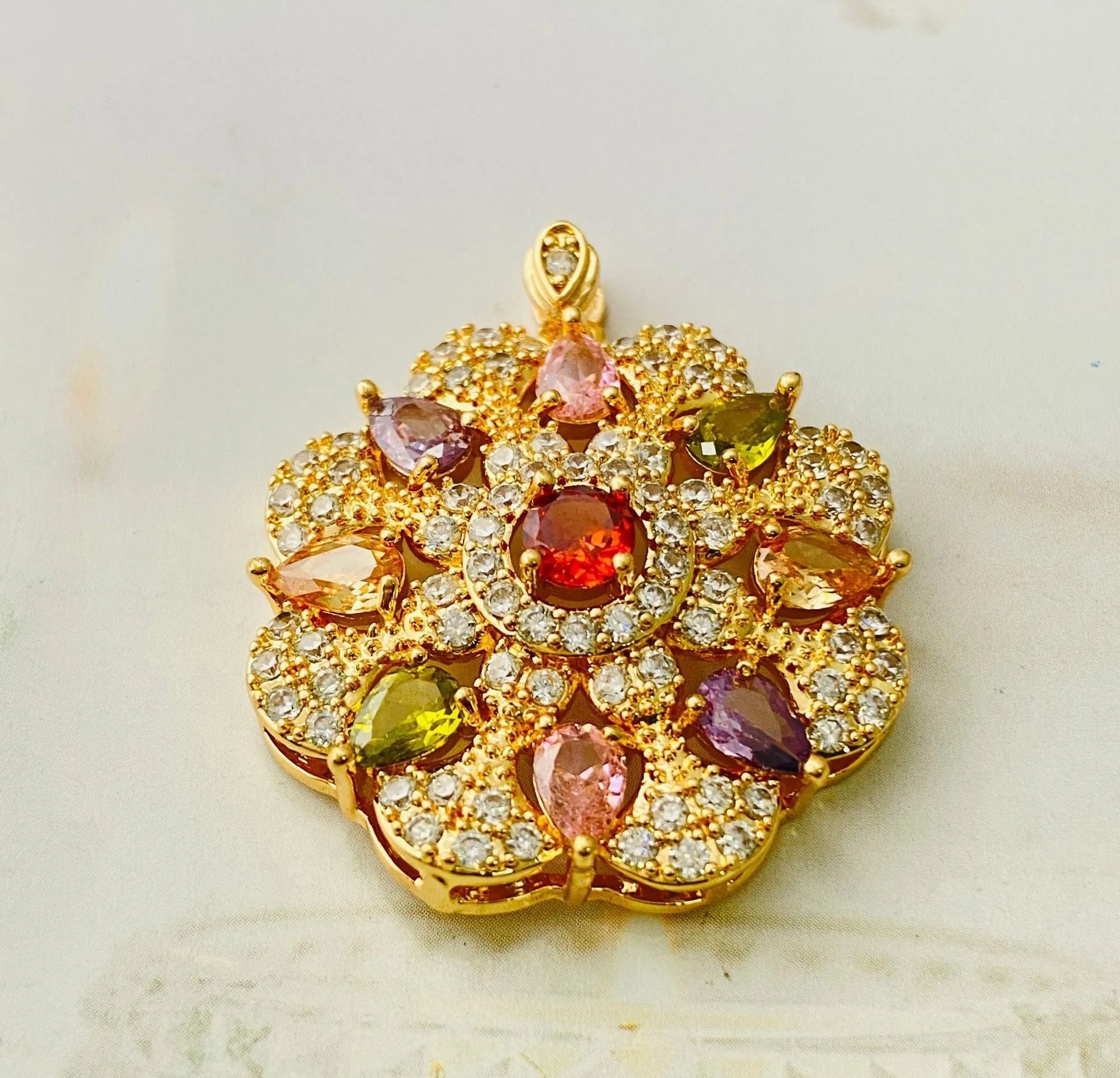 Women's colourful zircon flower pendant necklace in gold, champagne gold or platinum colour with optional chain