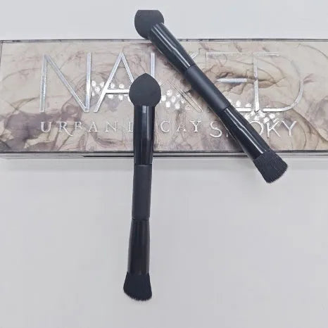 Double-headed black makeup brush with wooden handle for foundation and concealer application