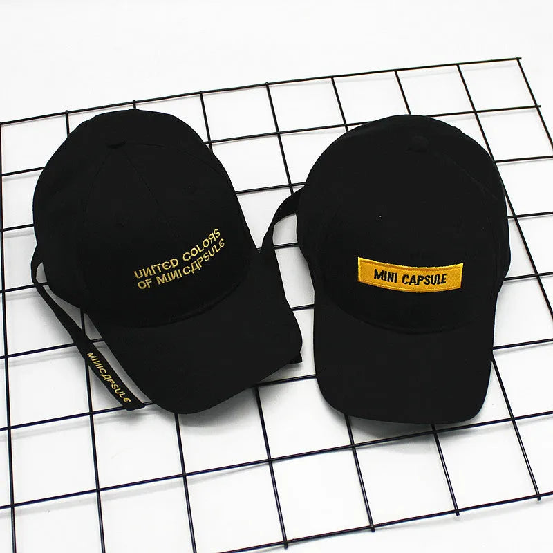 Cotton baseball cap with curved brim and embroidered MINI lettering in black colour