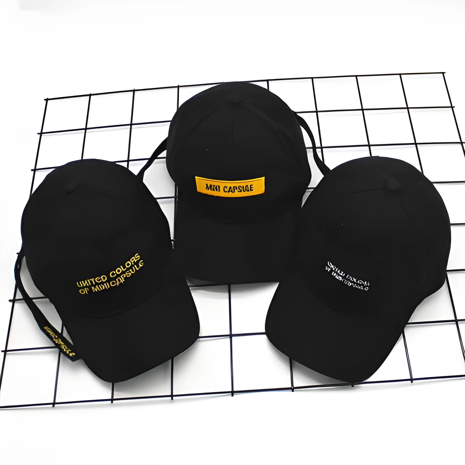 Cotton baseball cap with curved brim and embroidered MINI lettering in black colour