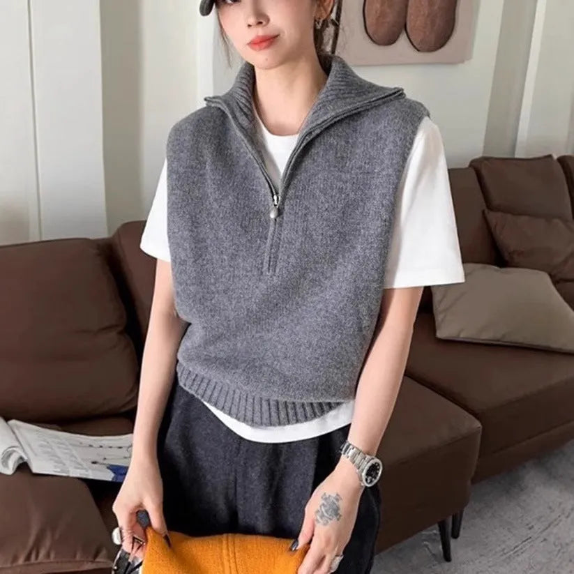 Retro half zip sleeveless knit vest in mesh polyester with 3D pattern