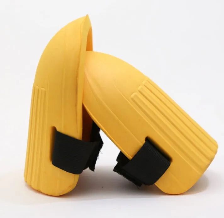 EVA foam knee pads for gardening in five colour options showing dimensions 19x15x1.3cm
