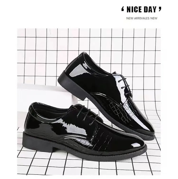 Men's British-style black artificial PU low top round toe shoes with metal elements