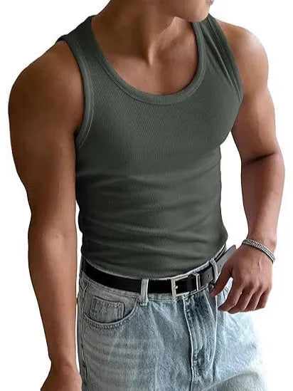 Men's tight black workout T-shirt with wool lining and round neck for sports training