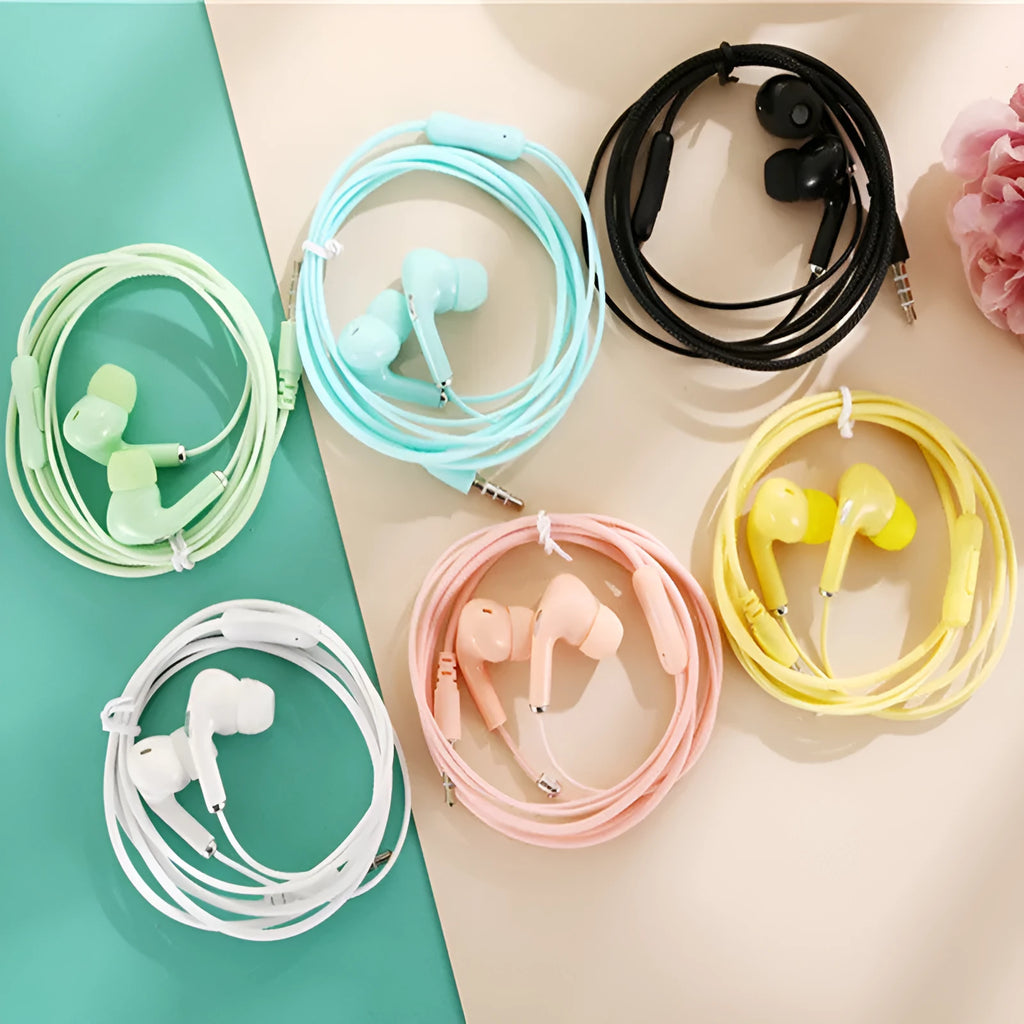Macaron colour wired earphone with 3.5mm plug and microphone in six colours including black, blue, green, pink, yellow, white