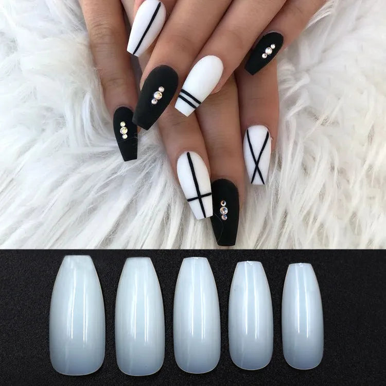 500 transparent natural false nails in 10 sizes, made from ABS material for gel or acrylic application.
