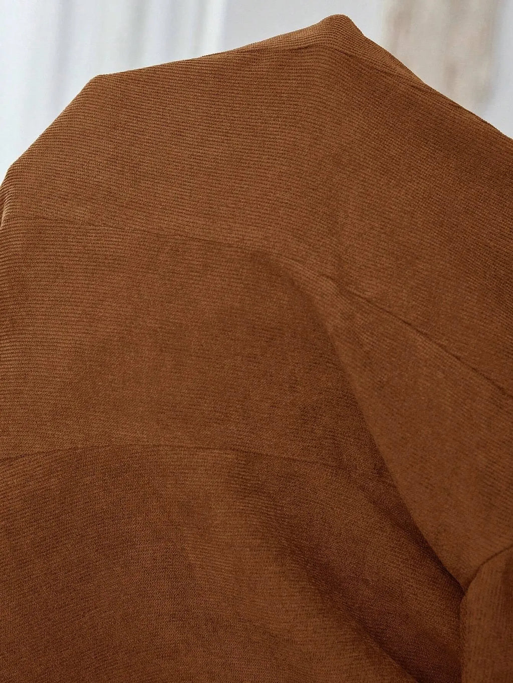 Brown men's lapel blazer with single-breasted design and long sleeves