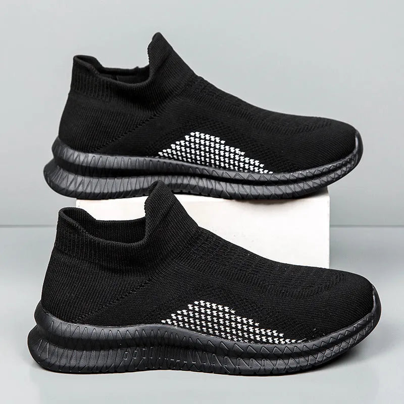 Men's Flyknit fabric casual sneaker in solid colour with low-top profile and round toe