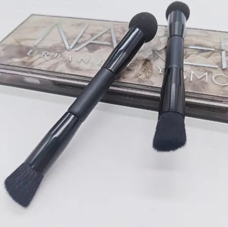Double-headed black makeup brush with wooden handle for foundation and concealer application