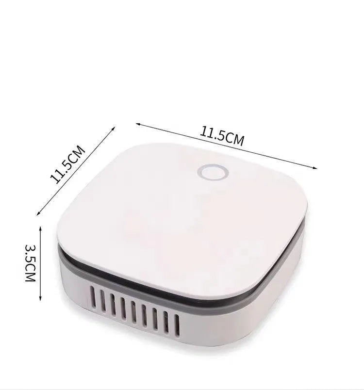 White USB-powered air purifier and disinfection machine for car and small room use.