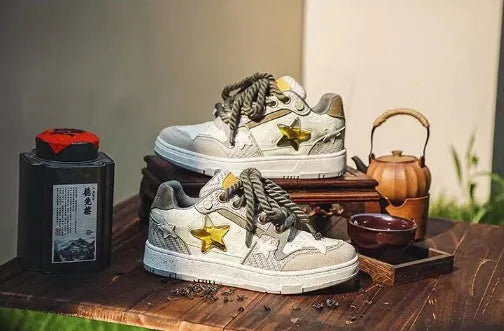 Green star pattern casual shoes with mesh lining and thick rubber soles