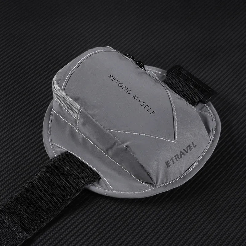 Lightweight reflective running arm bag worn on arm with 7-inch capacity for outdoor sports.