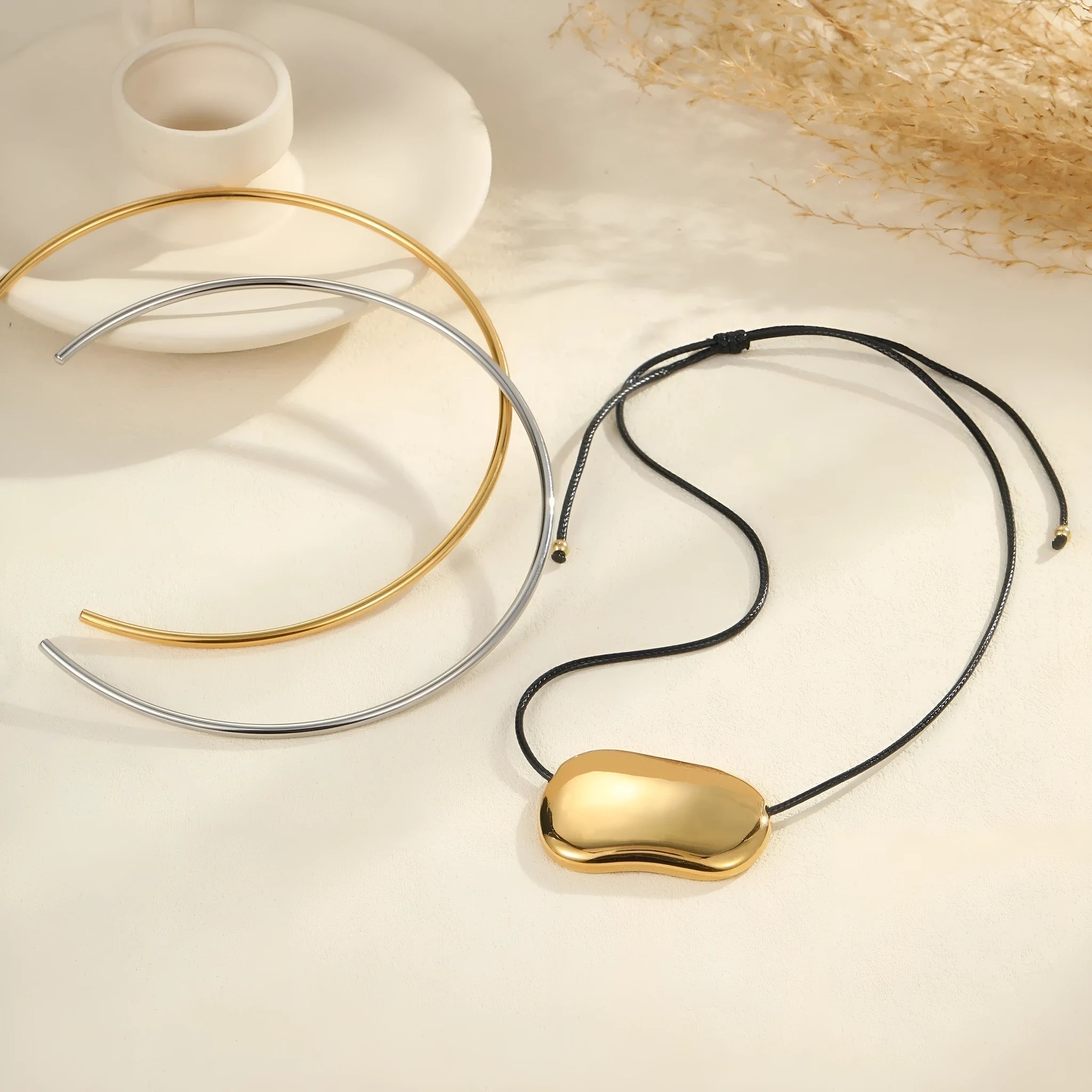 Titanium steel rope necklace with irregular geometric pendant on adjustable 41-50cm chain