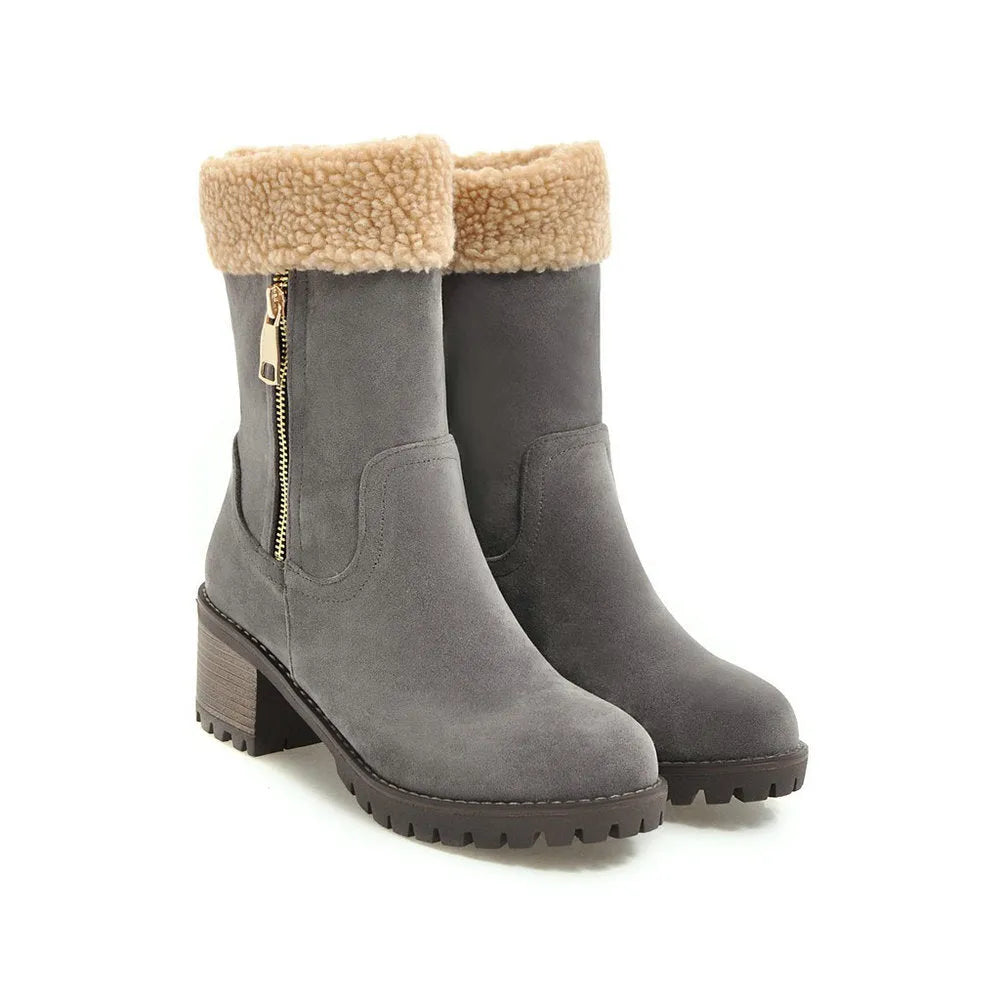 Snow boots with short plush lining in black, available in sizes 34 to 43 cm