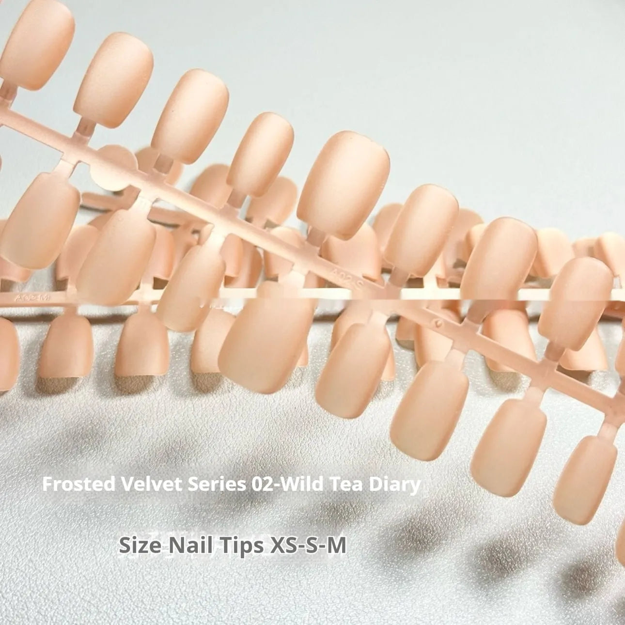 Frosted Velvet Cat's Eye 01 Island Diary Aurora false nail art set showing short ladder sizes and magnetic designs.