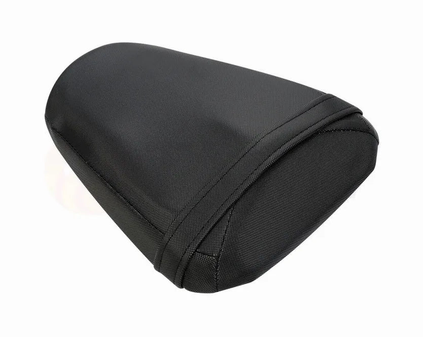 Suzuki GSXR1000 motorcycle seat cover set in PU leather, size L, showing front and rear coverage option