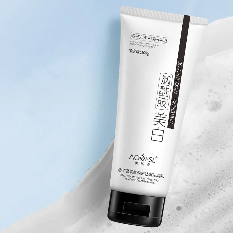 White whitening facial cleanser bottle 100ml for pore cleansing and freckle removal