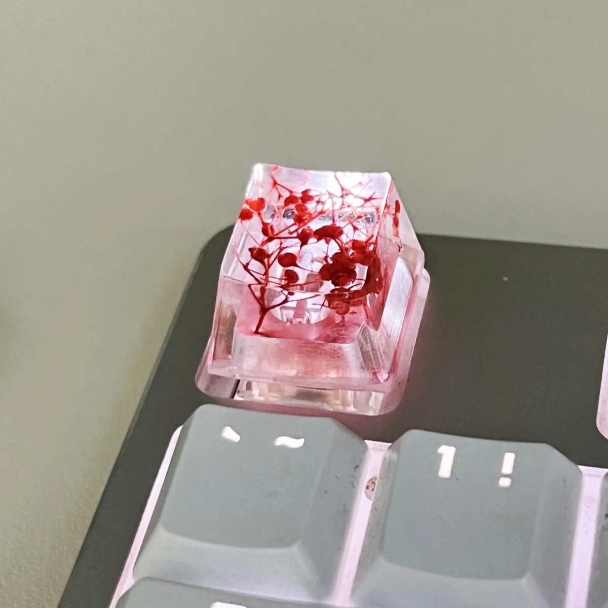 Translucent resin keycap with starry sky effect for MX mechanical keyboard switches