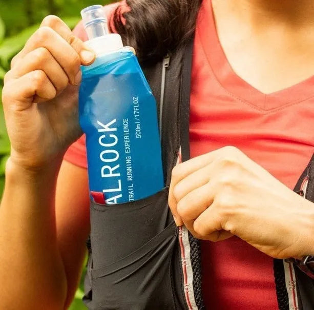 Plastic portable straw for mountain climbing and biking off-road hydration