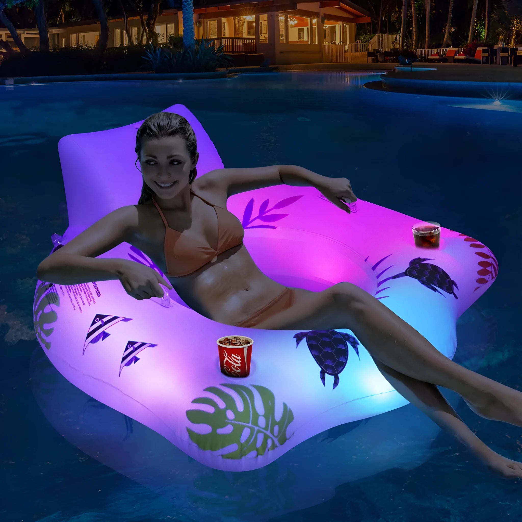 White luminous U-shaped inflatable float on water measuring 120x120 cm