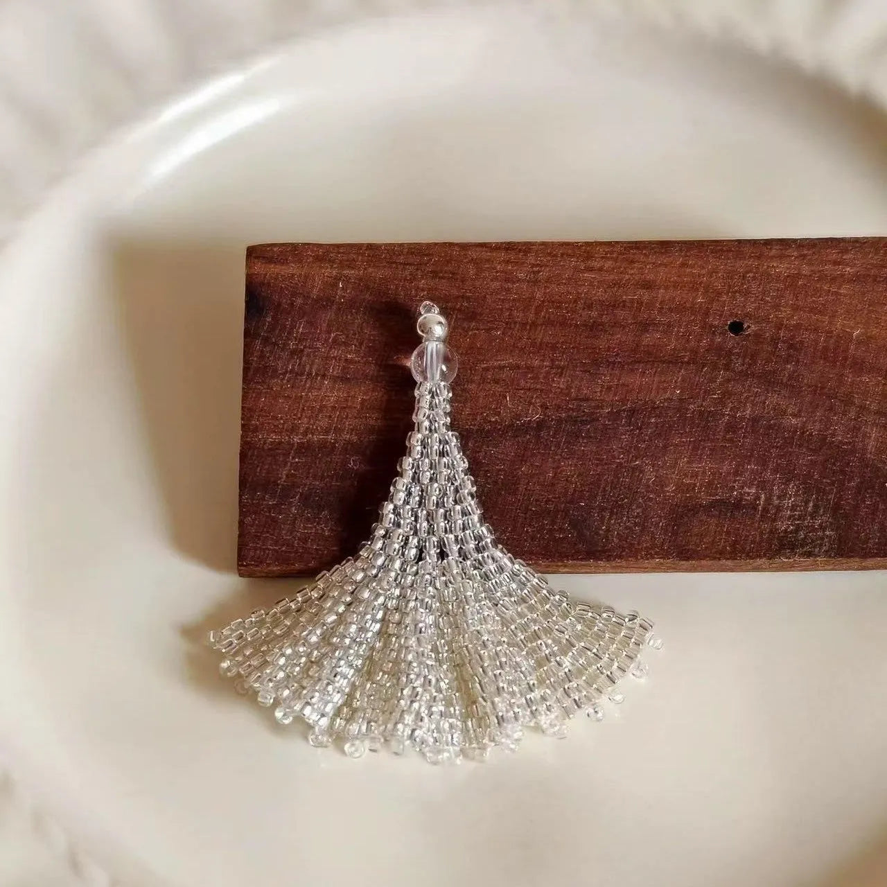 Handmade glass bead woven earrings leaf shape tulip Korean style for women