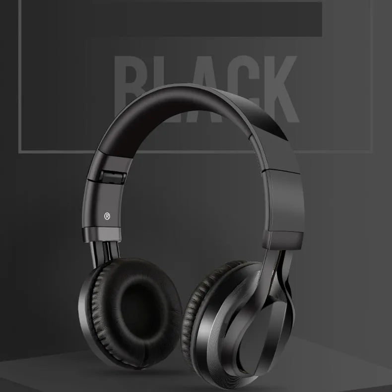 Wired over-ear karaoke headphones with microphone and 3.5mm plug in black colour