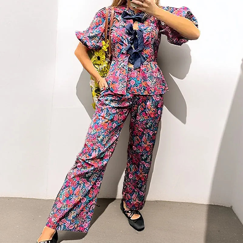 Women's floral print tie-neck trousers suit with puff sleeves, two-piece set